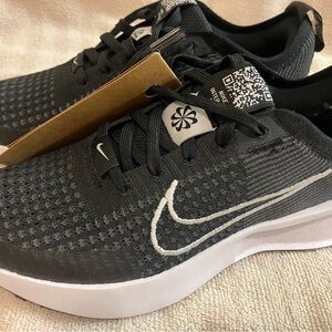**NEW** Women’s Nike Interact Run Running Shoes Sz 6.5